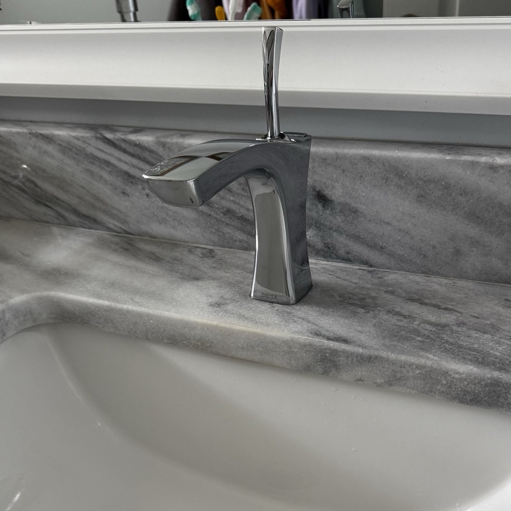 Delta Tesla Single Handle Bathroom Faucet - Chrome Finish - EXCELLENT Condition! - Picture 2 of 12